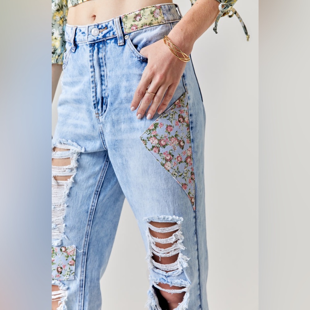 Francesca’s Vintage Almost Famous Harper Heritage Patchwork Acid Wash Jeans NWT - Picture 5 of 16